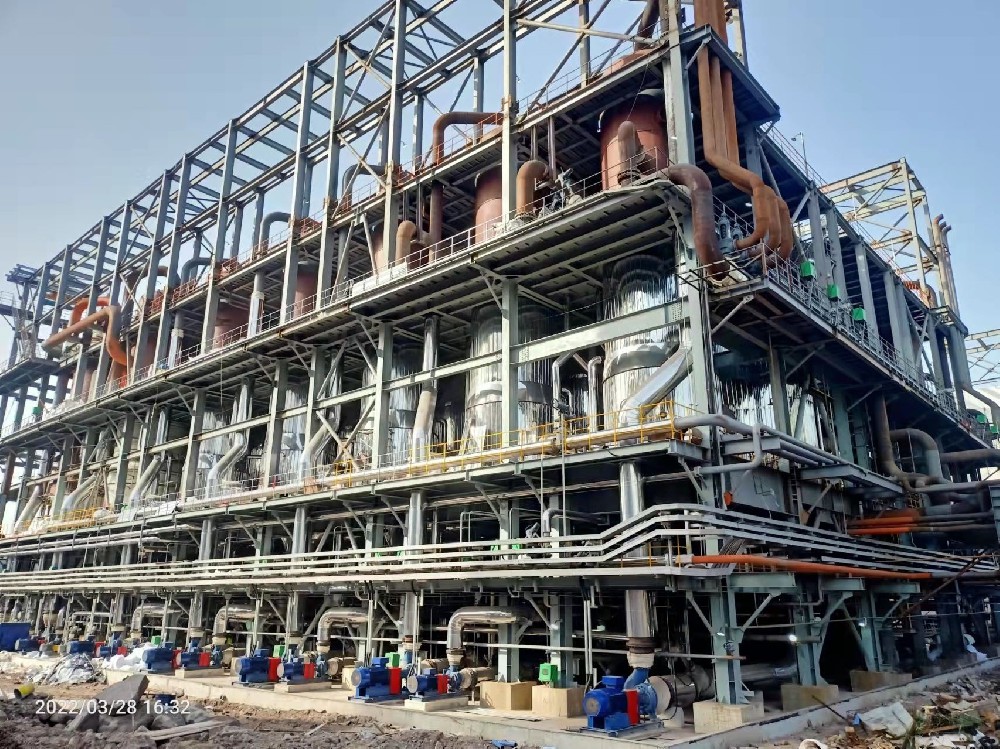 2020年11月 重慶市九龍萬(wàn)博新材料科技有限公司500噸七效蒸發(fā)器建成投產(chǎn)。